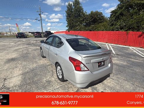 Used 2018 Nissan Versa SV w/ SV Special Edition Package FWD image 3
