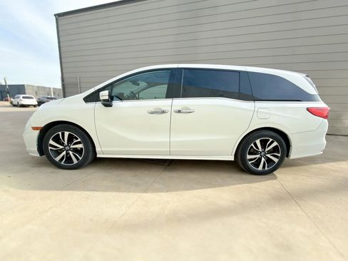 Used 2018 Honda Odyssey Elite image 4