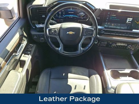 Used 2024 Chevrolet Silverado 2500 LT w/ Convenience Package AWD/4WD image 3