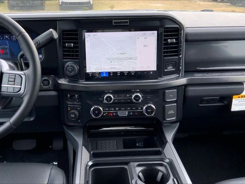 New 2026 Ford F250 Lariat w/ Black Appearance Package image 6