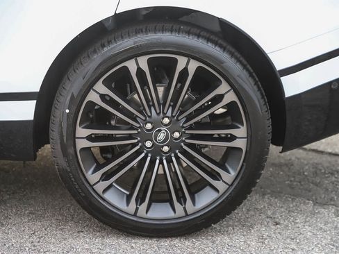 New 2026 Land Rover Range Rover Velar Dynamic SE image 12