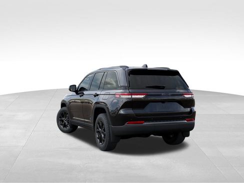 New 2026 Jeep Grand Cherokee Laredo image 3