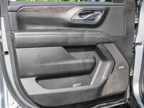 Used 2024 Chevrolet Suburban LT AWD/4WD image 18