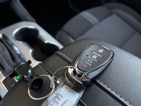 Used 2025 Chevrolet Blazer LT FWD image 25