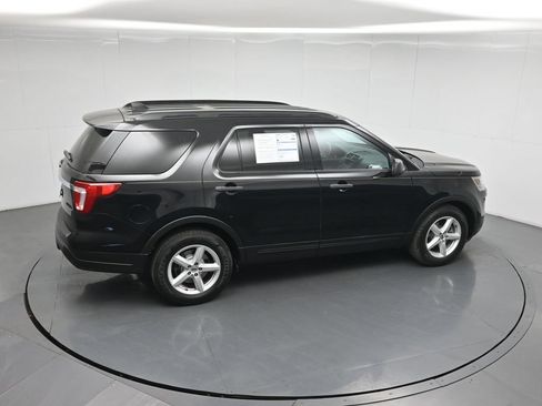 Certified 2018 Ford Explorer FWD image 38