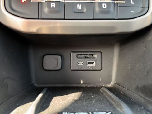 Used 2021 GMC Acadia Denali w/ Denali Ultimate Package AWD/4WD image 29