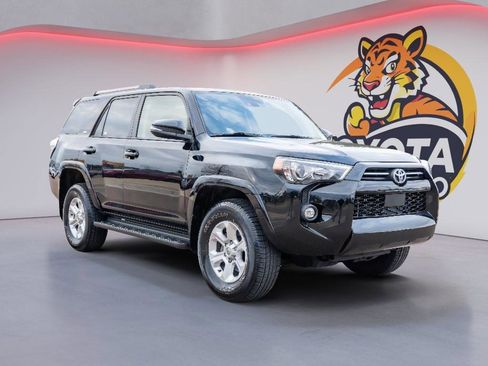 Used 2024 Toyota 4Runner SR5 Premium image 3