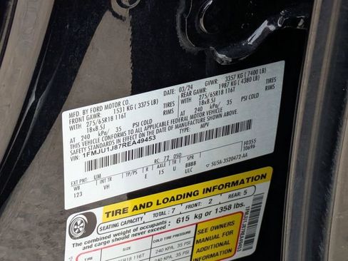 Used 2024 Ford Expedition XLT image 34