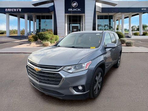 Used 2021 Chevrolet Traverse LT w/ LT Premium Package AWD/4WD image 4