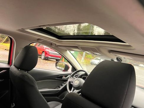 Used 2016 MAZDA MAZDA3 i Touring image 31