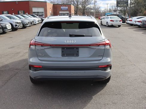 Used 2024 Audi Q4 e-tron Premium w/ Convenience Package image 6