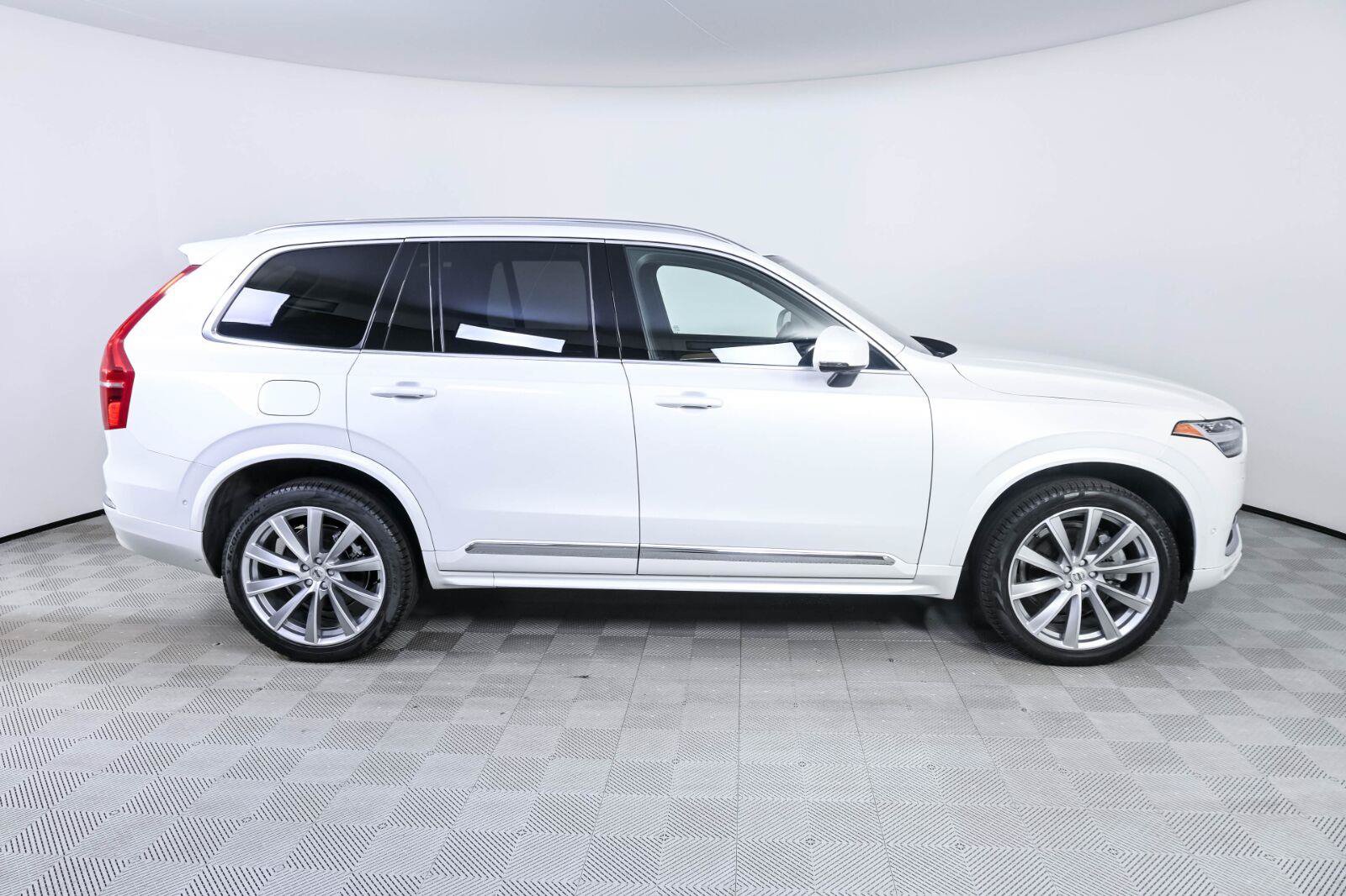 Certified 2023 Volvo XC90 B6 Plus AWD/4WD image 27