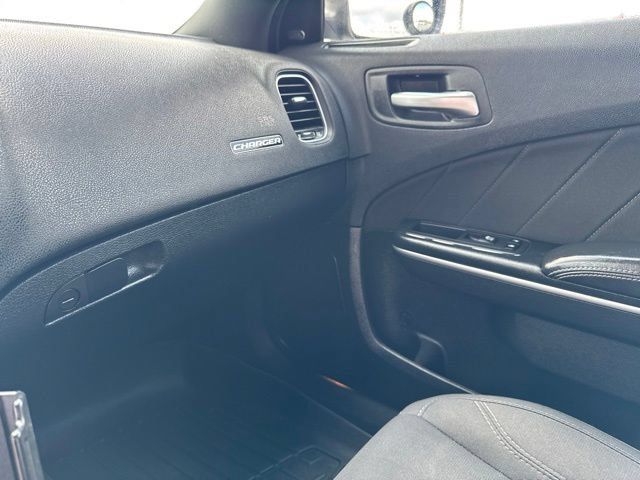 Used 2019 Dodge Charger SXT w/ Cold Weather Package AWD/4WD image 30