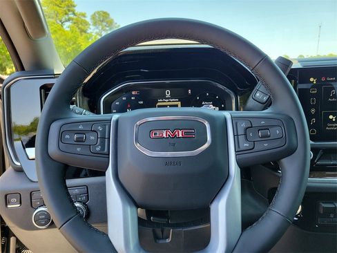 New 2025 GMC Sierra 1500 SLE w/ Preferred Package image 13