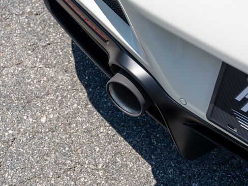Used 2022 Ferrari F8 Tributo RWD image 19