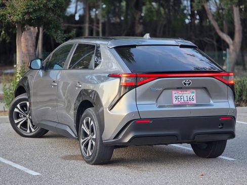 Used 2023 Toyota bZ4X XLE w/ Weather Package AWD/4WD image 11