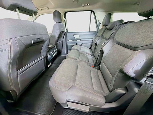 Used 2025 Ford Expedition Active image 23