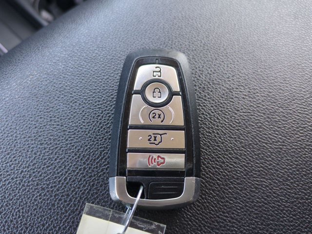 Certified 2024 Ford Expedition XLT RWD image 29