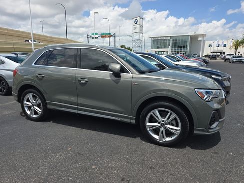 Used 2022 Audi Q3 2.0T Premium Plus w/ Premium Plus Package AWD/4WD image 1