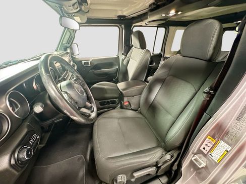 Used 2019 Jeep Wrangler Unlimited Sport S AWD/4WD image 22