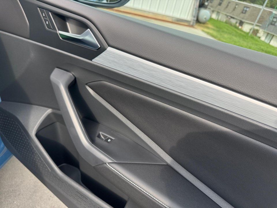 Used 2026 Volkswagen Jetta Sport FWD image 31