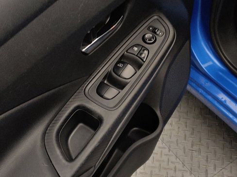 Used 2020 Nissan Versa S FWD image 27
