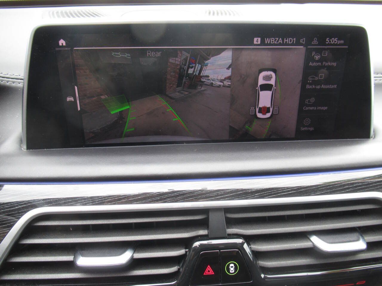 Used 2021 BMW 750i xDrive w/ Executive Package AWD/4WD image 38