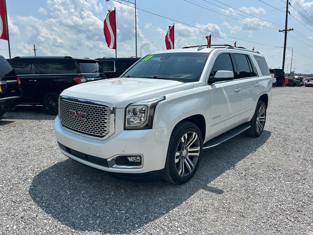 Used 2017 GMC Yukon Denali w/ Open Road Package AWD/4WD image 19