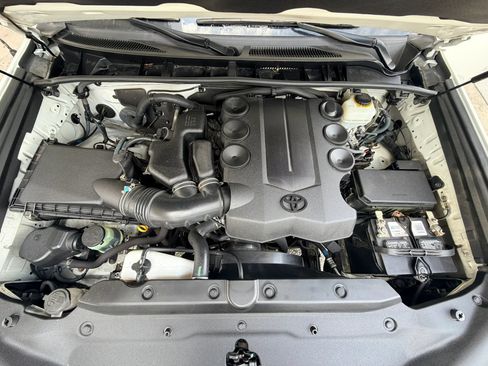 Used 2013 Toyota 4Runner Limited AWD/4WD image 18