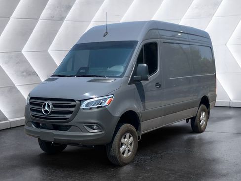 Used 2026 Mercedes-Benz Sprinter 2500 image 3
