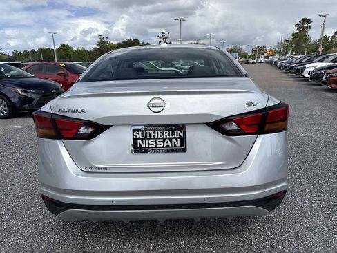 Used 2024 Nissan Altima 2.5 SV image 5