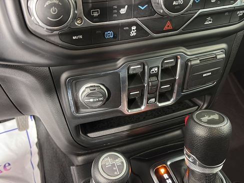 Used 2023 Jeep Wrangler Unlimited w/ Cold Weather Group AWD/4WD image 41
