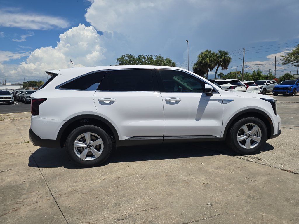 New 2026 Kia Sorento LX FWD image 9
