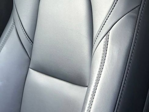 Used 2021 Tesla Model Y Long Range AWD/4WD image 24