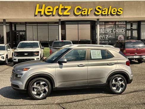 Used 2026 Hyundai Venue SEL FWD image 1