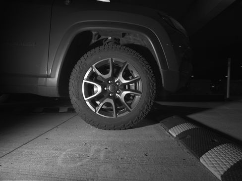 Used 2025 Jeep Compass Trailhawk image 13