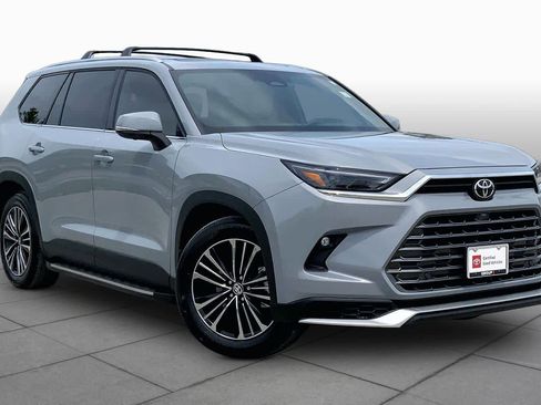 Used 2026 Toyota Grand Highlander AWD Hybrid image 3