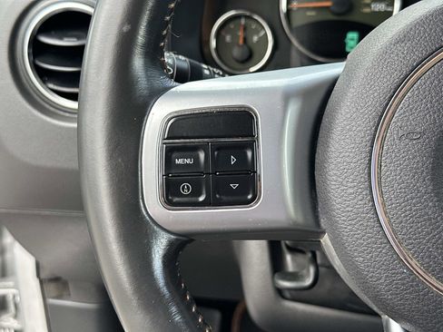 Used 2011 Jeep Patriot 70th Anniversary image 28
