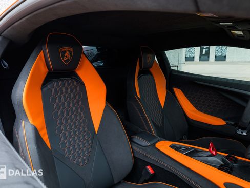 Used 2024 Lamborghini Revuelto AWD/4WD image 40