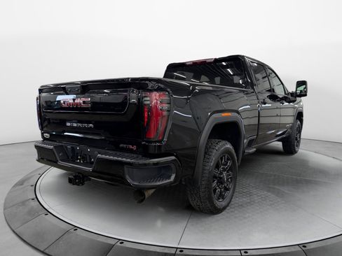 Used 2025 GMC Sierra 2500 AT4 image 5