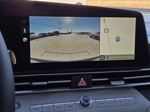 New 2026 Hyundai Elantra Limited image 12