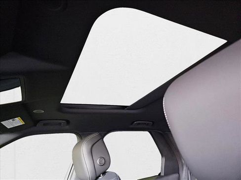 New 2025 Land Rover Discovery S image 29