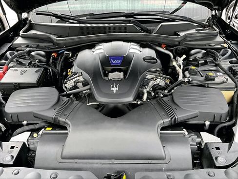Used 2022 Maserati Ghibli Modena image 31