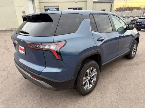 Used 2025 Chevrolet Equinox LT w/ Safety and Technology Package image 3