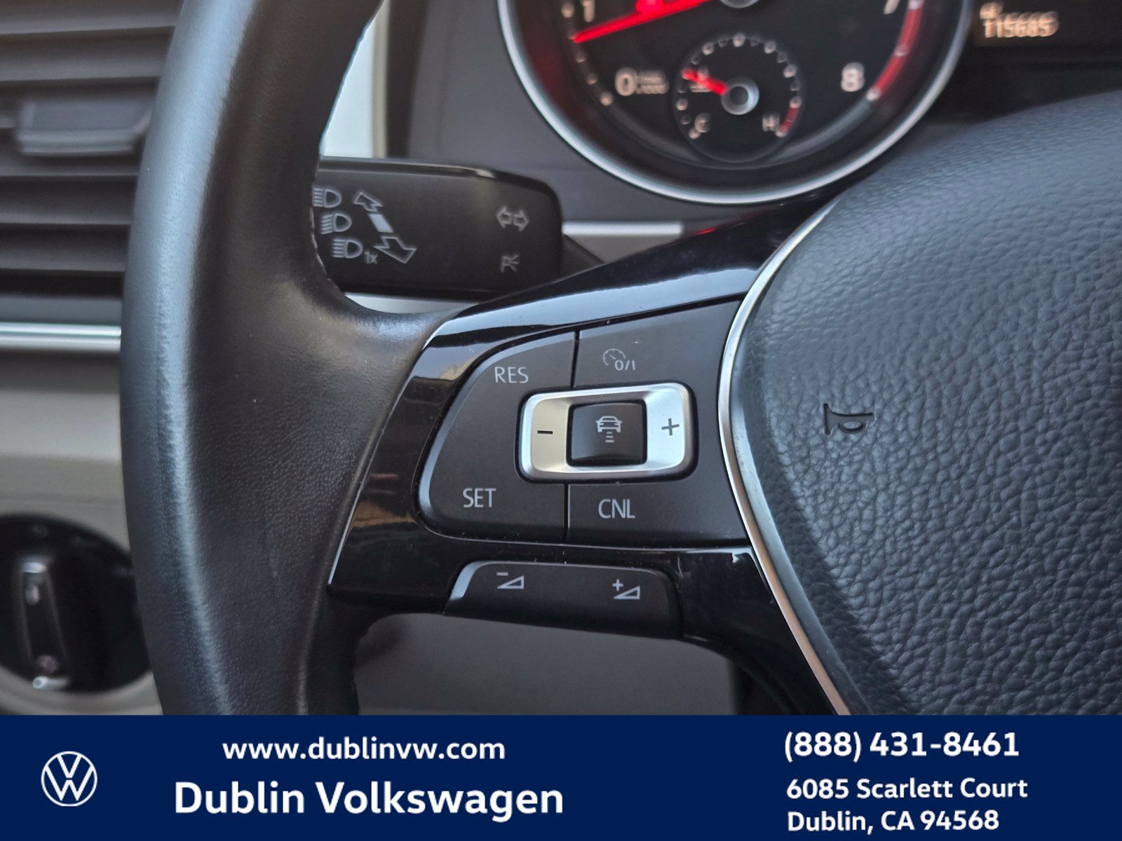 Used 2018 Volkswagen Atlas SE w/ R-Line Package AWD/4WD image 20