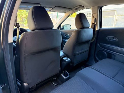 Used 2016 Honda HR-V LX image 12