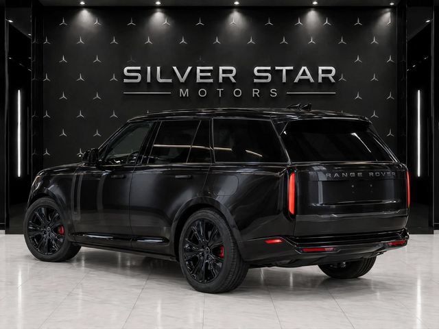 Used 2026 Land Rover Range Rover SE AWD/4WD image 4