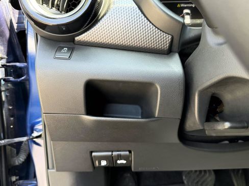 Used 2019 Nissan Kicks SV FWD image 19