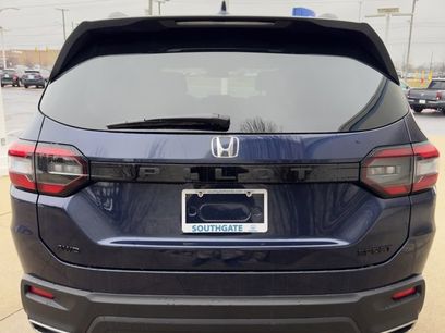New 2025 Honda Pilot Sport