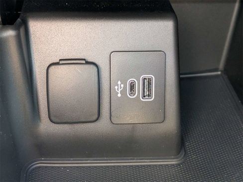 Used 2025 Ford Explorer Platinum w/ Ultimate Package image 26